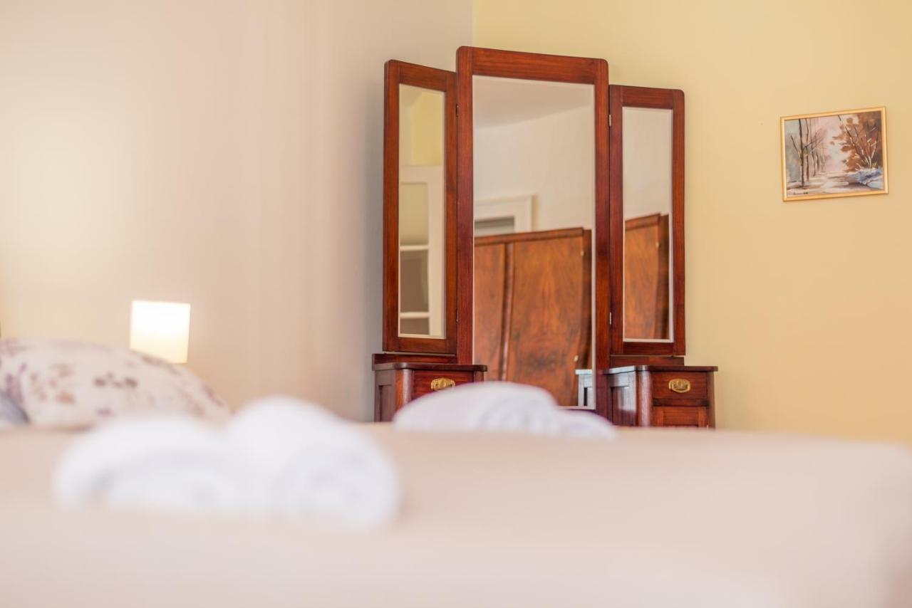 Apartment Tri Mudraca Karanac Екстер'єр фото